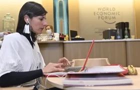 La ministra Irene Vélez desde el Foro Económico de Davos.