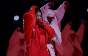 La cantante Rihanna durante su actuación en la Super Bowl.