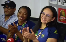 Angie Valdez y Yeni Arias durante la rueda de prensa en Cuadrilátero Élite.