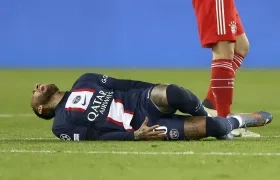 Neymar se lesionó durante el partido contra el Lille, el 20 de febrero.