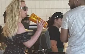 Britney Spears en una tienda de Starbucks en Dorado, en el norte de Puerto Rico.