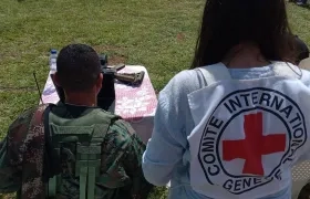 El Comité Internacional de la Cruz Roja (CICR) fue el encargado de recibir a los dos retenidos.