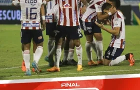 La celebración del segundo gol del Junior, marcado por Carlos Sierra.