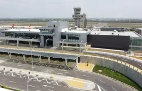 Fachada del aeropuerto Ernesto Cortissoz. 