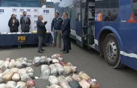 Incautaron dos buses que compró la organización para el traslado de droga y de personas extranjeras.