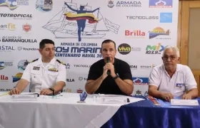 El capitán de fragata Juan Antonio Guerrero, Edgardo Pantoja y Javier Rodríguez, director ejecutivo dela fundación Enop Mares de Colombia.