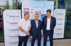 Reinaldo Rueda fue recibido por directivos de la Federación Nacional Autónoma de Fútbol de Honduras. 