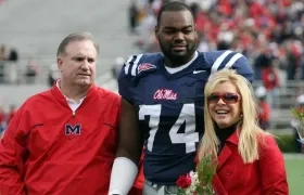 Sean Tuohy, Michael Oher y Leigh Anne Tuohy.