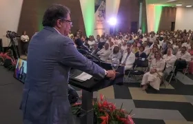 Gustavo Petro durante su intervención en evento de Cámara de Comercio en Bucaramanga.