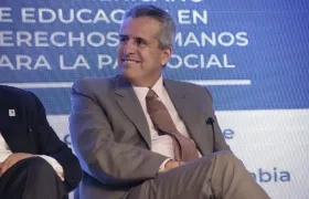 Luis Fernando Velasco, ministro del Interior.