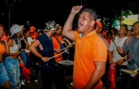 Simpatizantes del partido Fuerza Ciudadana durante la protesta el viernes en la sede de la Registraduría de Santa Marta. 