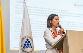 Laura Sarabia en la cumbre con alcaldes electos