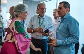 La MinVivienda Catalina Velasco con el nuevo gobernador del Atlántico, Eduardo Verano, y el alcalde electo de Cartagena, Dumek Turbay