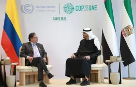 El Presidente Gustavo Petro con su homólogo de Emiratos Árabes Unidos, Mohamed bin Zayed Al Nahayan. 