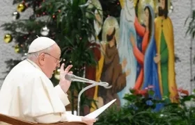 El Papa se reunió en una cena navideña con los empleados del Vaticano