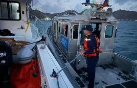 La Armada se encargó del rescate de los extranjeros. 