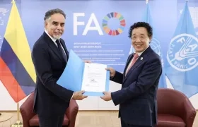 Armando Benedetti y el director general de la FAO, QU Dongyu.