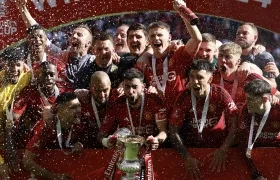 La euforia de los jugadores del Manchester United tras ganar la FA Cup después de ocho años. 