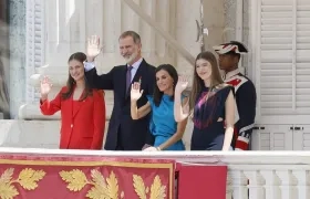 Felipe VI en compañía de su esposa y sus dos hijas.