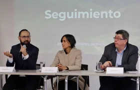  Los ministros de Minas, Andrés Camacho; de Ambiente, Susana Muhamad, y el director de la ANLA, Rodrigo Negrete.