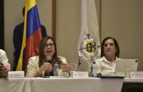 La Fiscal Luz Adriana Camargo y la Procuradora Margarita Cabello.