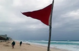Fuerte oleaje en las playas de Cancún, en México. 