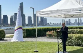 Gustavo Petro durante la inauguración del monumento Kusikawsay.