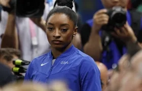 Simone Biles tras la final de barra.