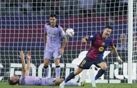 Robert Lewandowski celebra tras marcar el segundo gol del Barcelona. 