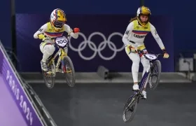 Mariana Pajón y Gabriela Bolle en la competencia del BMX.