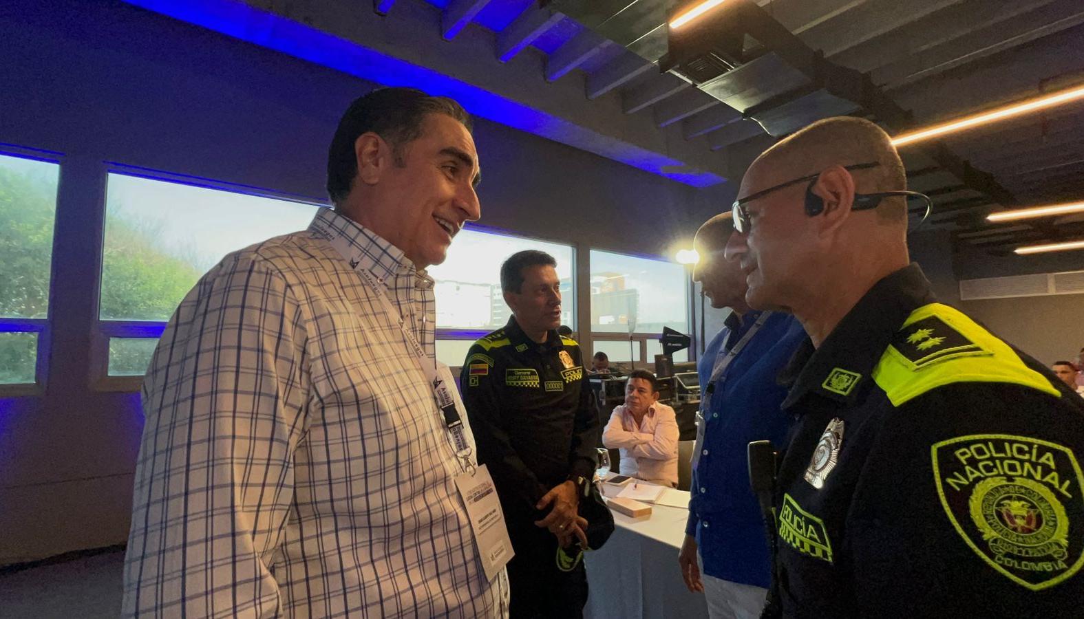 El comandante de la Policía Metropolitana de Barranquilla, el general Jorge Urquijo, manifestó su indeclinable compromiso contra la ilegalidad .