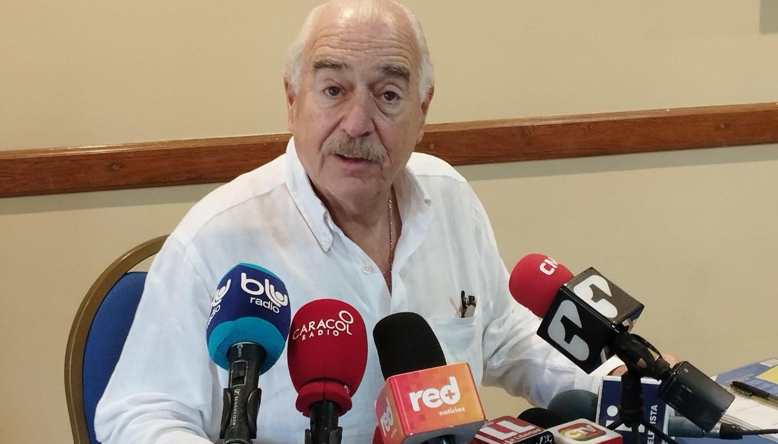 El expresidente Andrés Pastrana en rueda de prensa desde Barranquilla