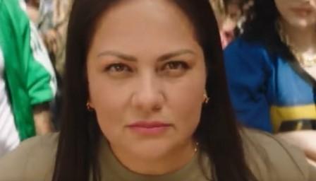 Lili Melgar en el video de 'El jefe'.