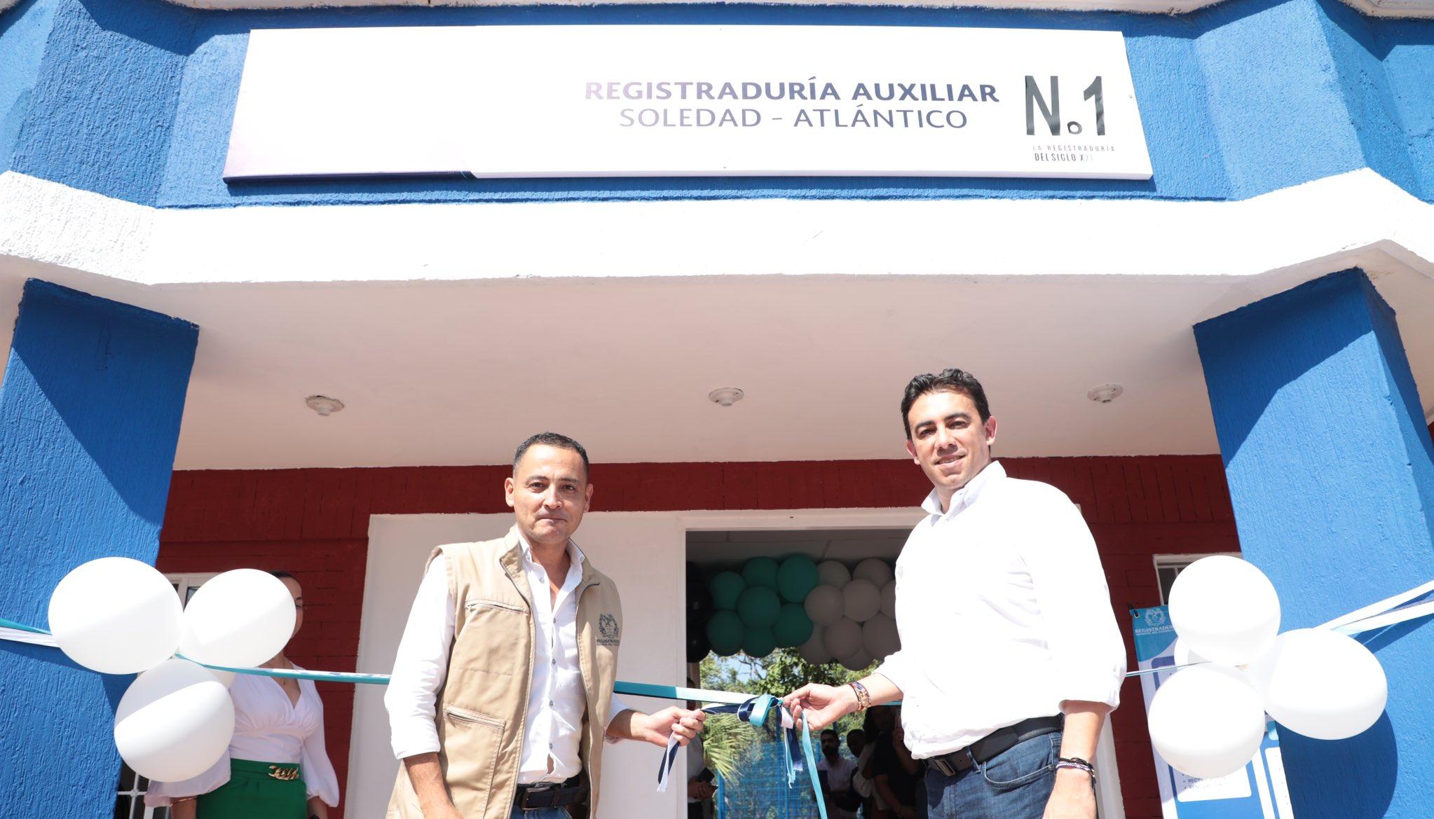 Alexander Vega Rocha, Registrador Nacional inaugurando la sede en Soledad.