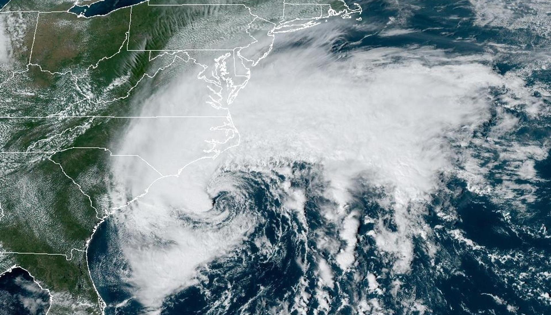 La tormenta tropical acercándose a la costa este de Estados Unidos. 