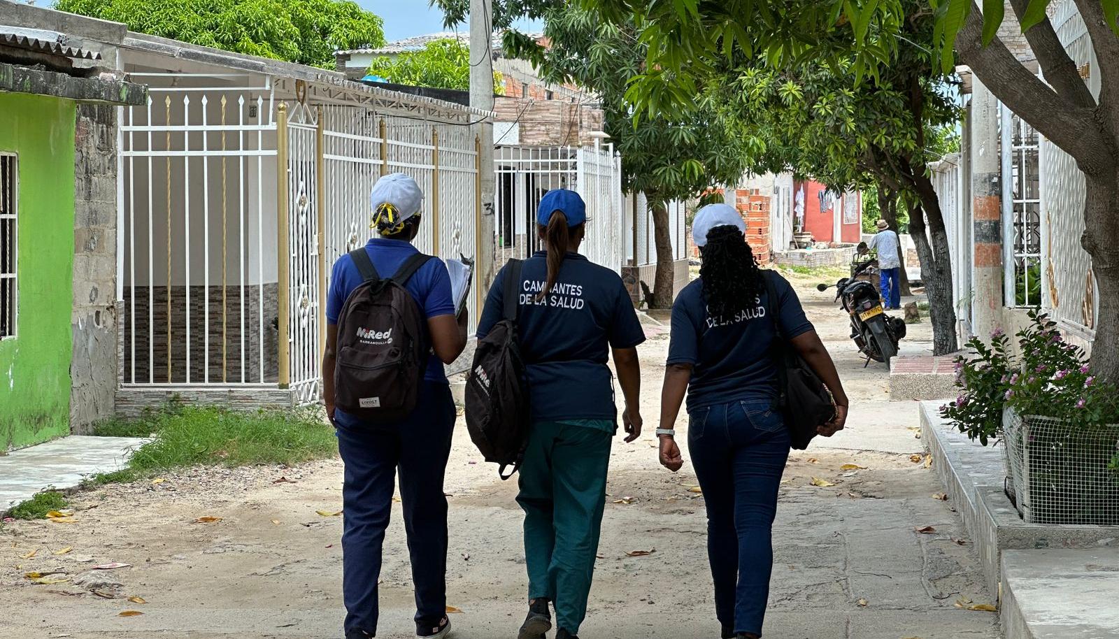 Caminantes de salud en las calles de Barranquilla.