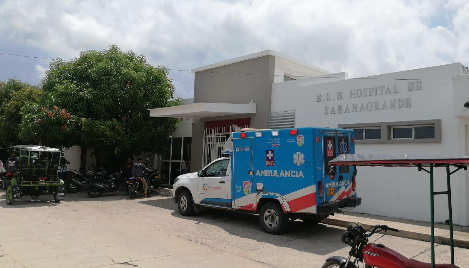 Hospital de Sabanagrande, a donde fue llevado el hombre que resultó muerto. 