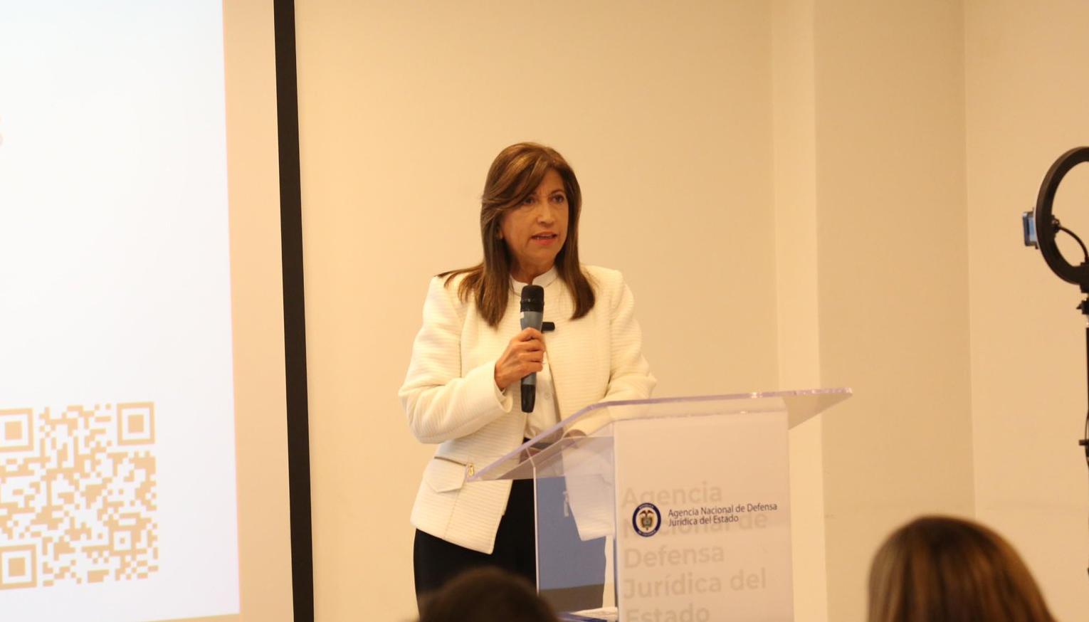 Martha Zamora, Directora de la Agencia Nacional de Defensa del Estado.