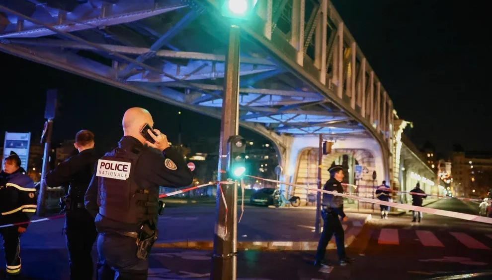 La Policía de Francia vigila el sector aledaño en donde ocurrió el ataque a puñal