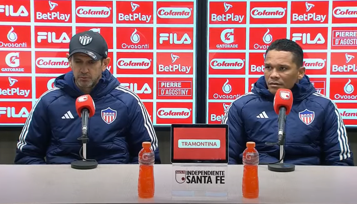 Arturo Reyes y Carlos Bacca asistieron a la rueda de prensa después del partido contra Santa Fe.