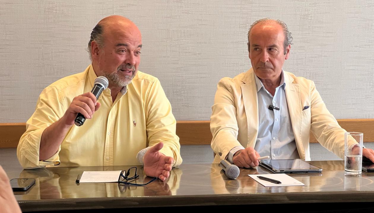 Alfonso Bayón, presidente de la expansión mundial de la marca Real Madrid, y Fernando Cantalapiedra Álvarez, abogado de Bet Capital.