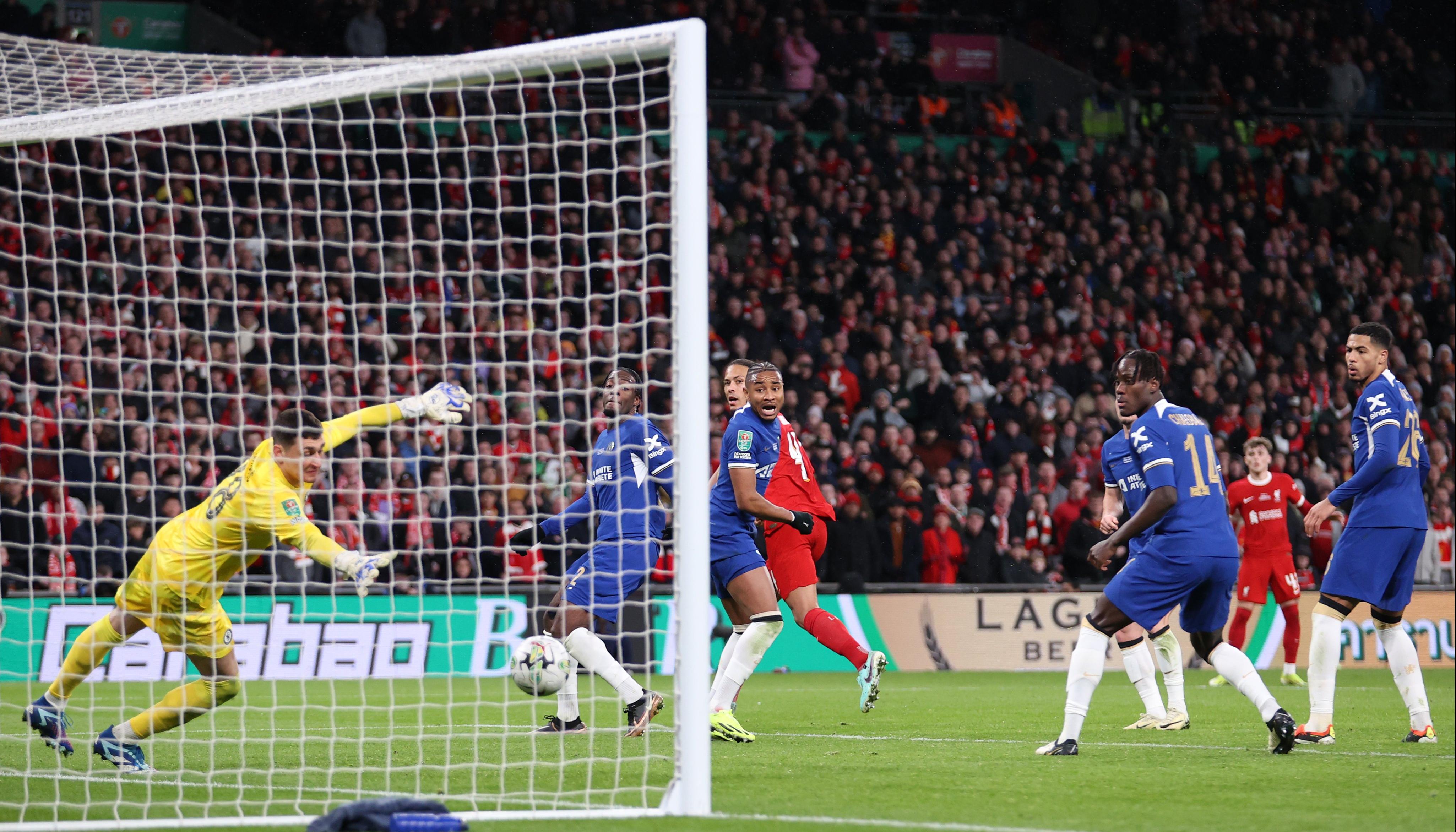El gol de Virgil Van Dijk que coronó campeón al Liverpool. 
