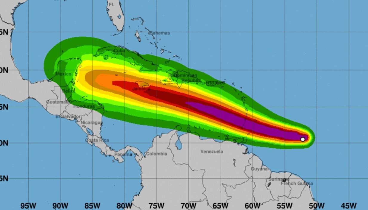 La trayectoria que tendrá el huracán por el Mar Caribe. 