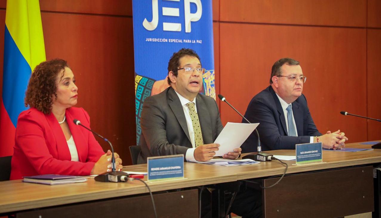 Magistrados de la JEP durante la rueda de prensa.