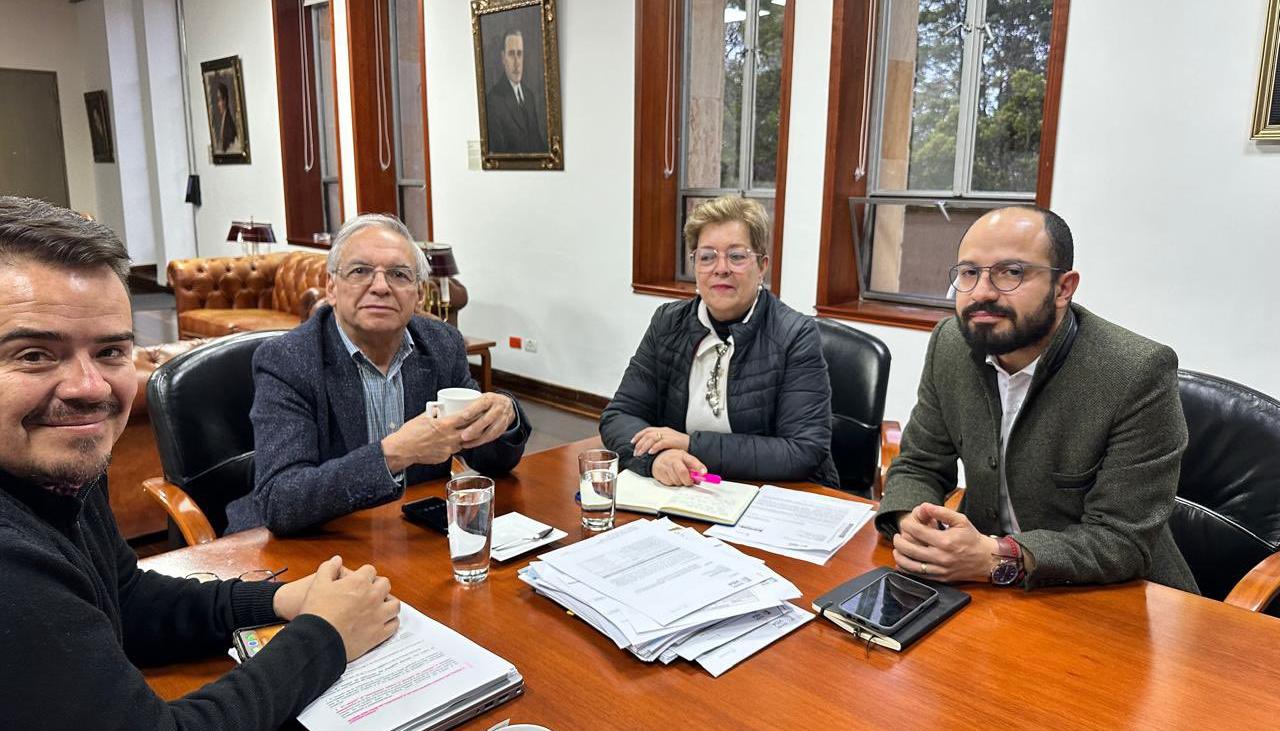 El ministro de Hacienda, Ricardo Bonilla, y la ministra de Trabajo, Gloria InÃ©s RamÃ­rez.