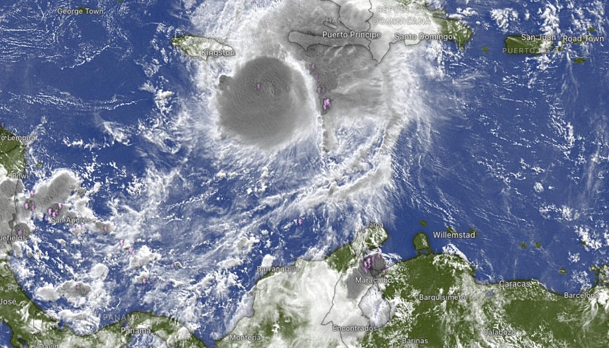 El ojo del huracán impactará este miércoles a Jamaica. 