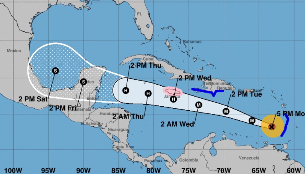Trayectoria del huracán sobre el Mar Caribe. 