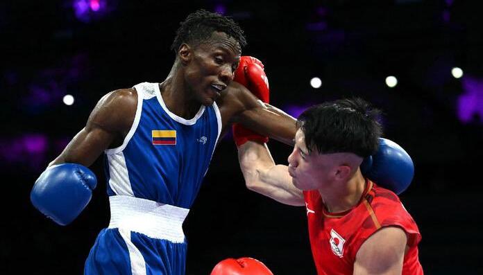 Yílmar González durante su combate contra el japonés Shudai Harada.