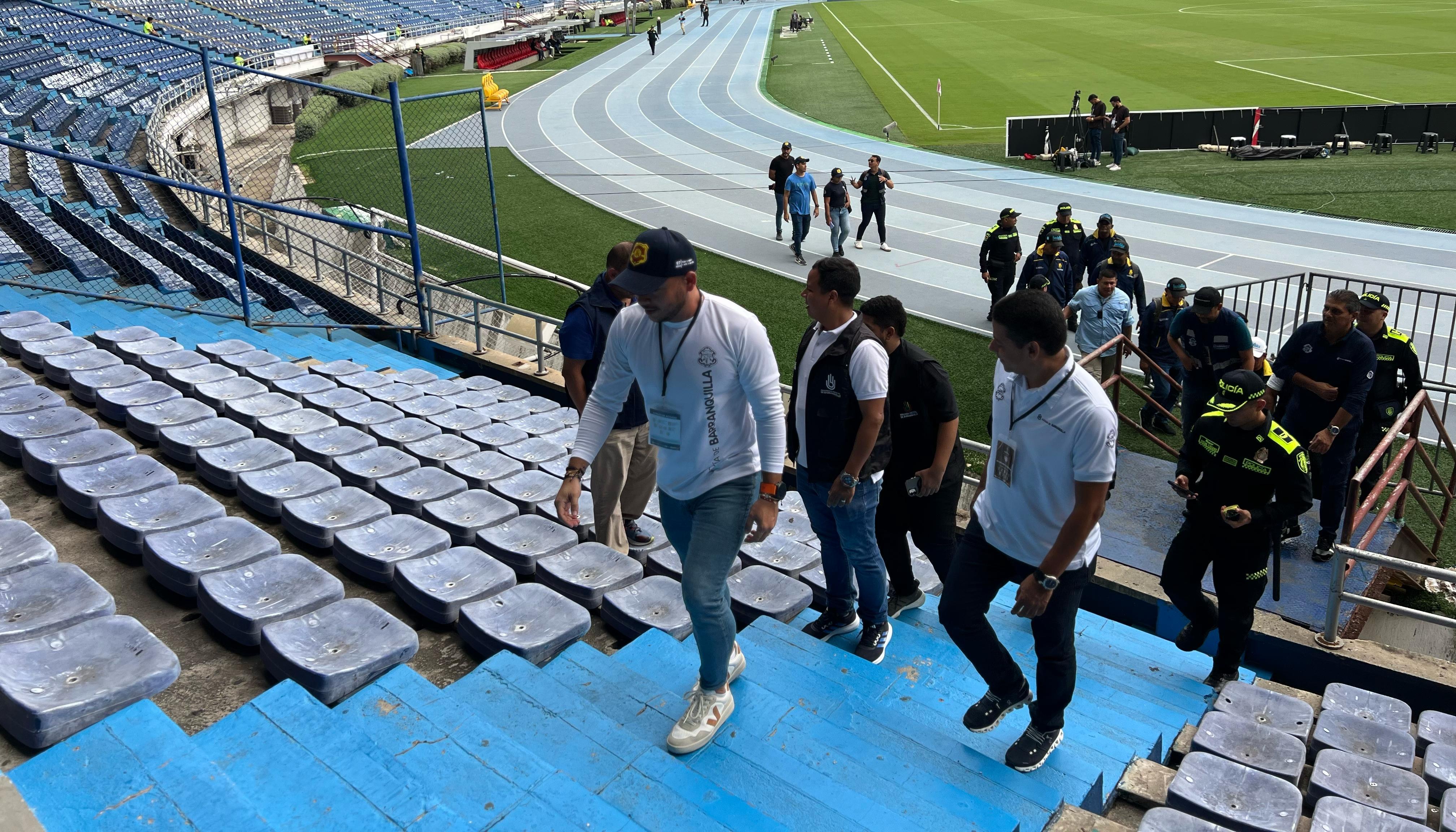 Inspección de las autoridades en el estadio Metropolitano.