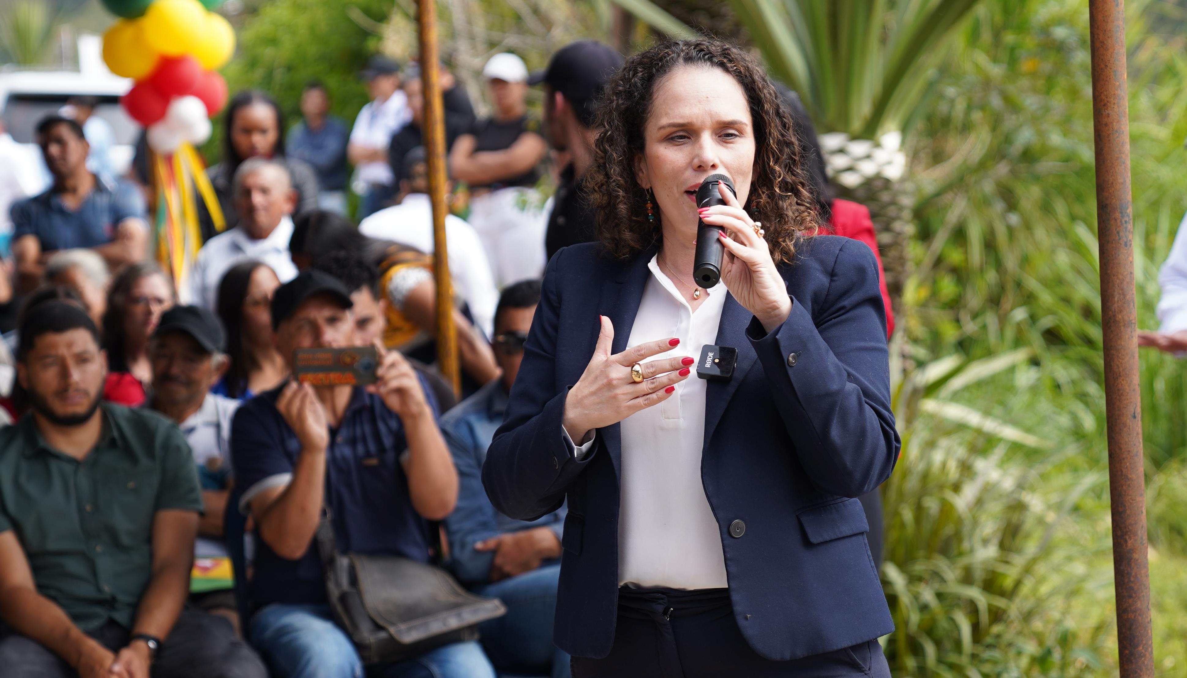 María Constanza García, ministra del Transporte.